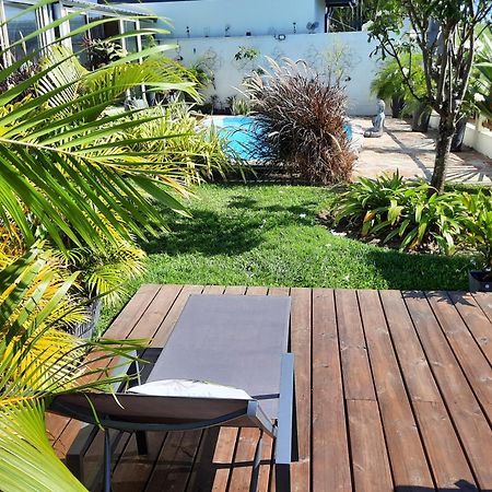 Joli Appartement, Piscine, Jacuzzi Sainte-Suzanne Exteriör bild